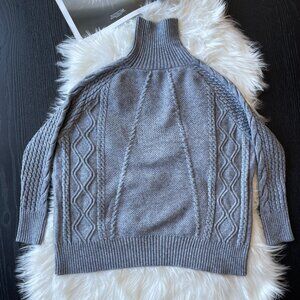 Size XS NWOT Turtleneck Grey Sweater